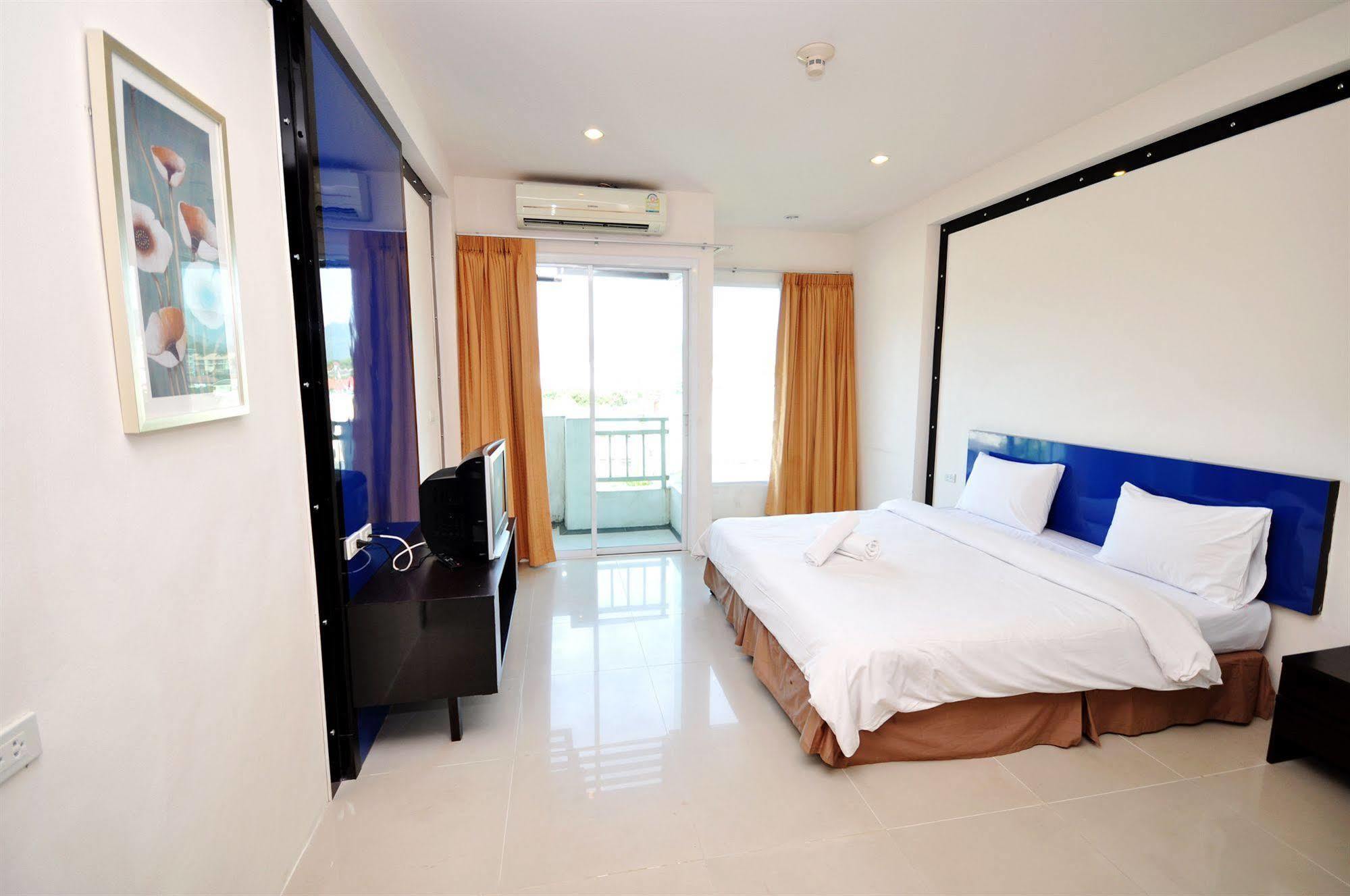 Oyo 792 Omsaga Phuket Hotel Eksteriør billede