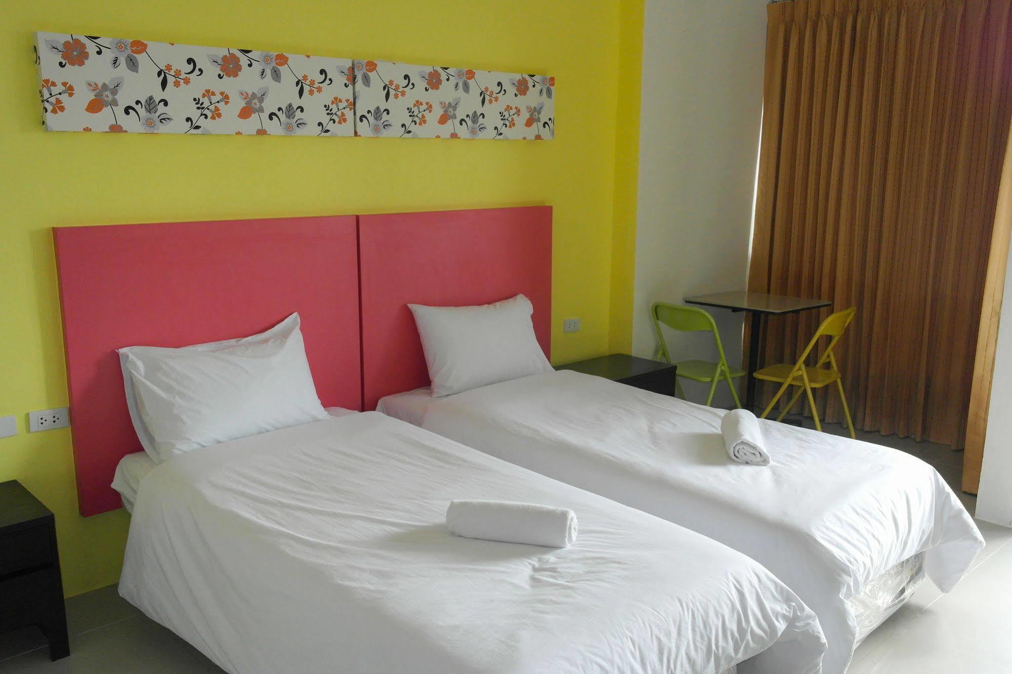 Oyo 792 Omsaga Phuket Hotel Eksteriør billede