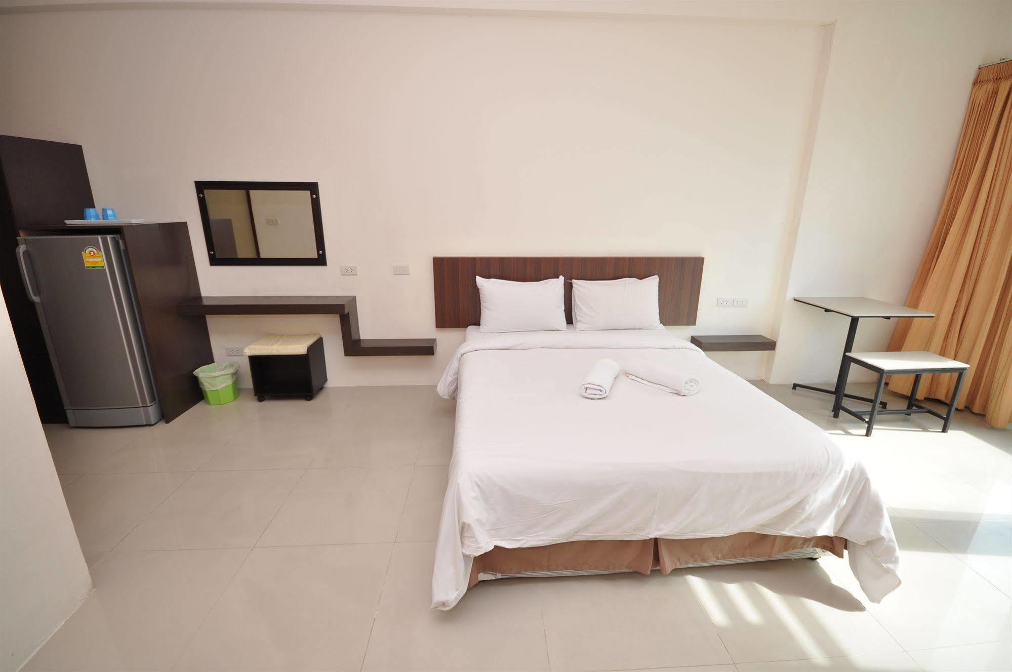 Oyo 792 Omsaga Phuket Hotel Eksteriør billede