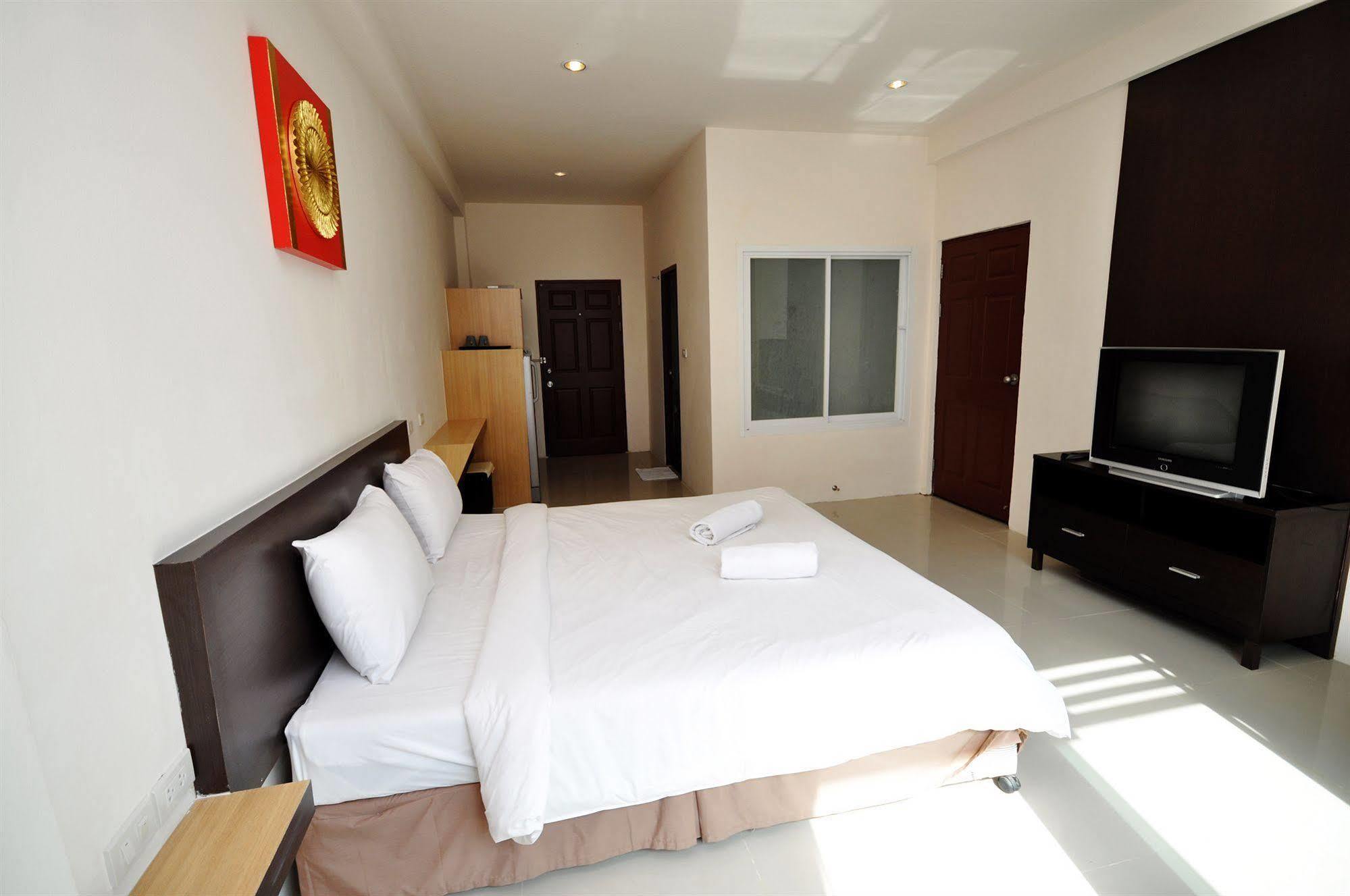 Oyo 792 Omsaga Phuket Hotel Eksteriør billede