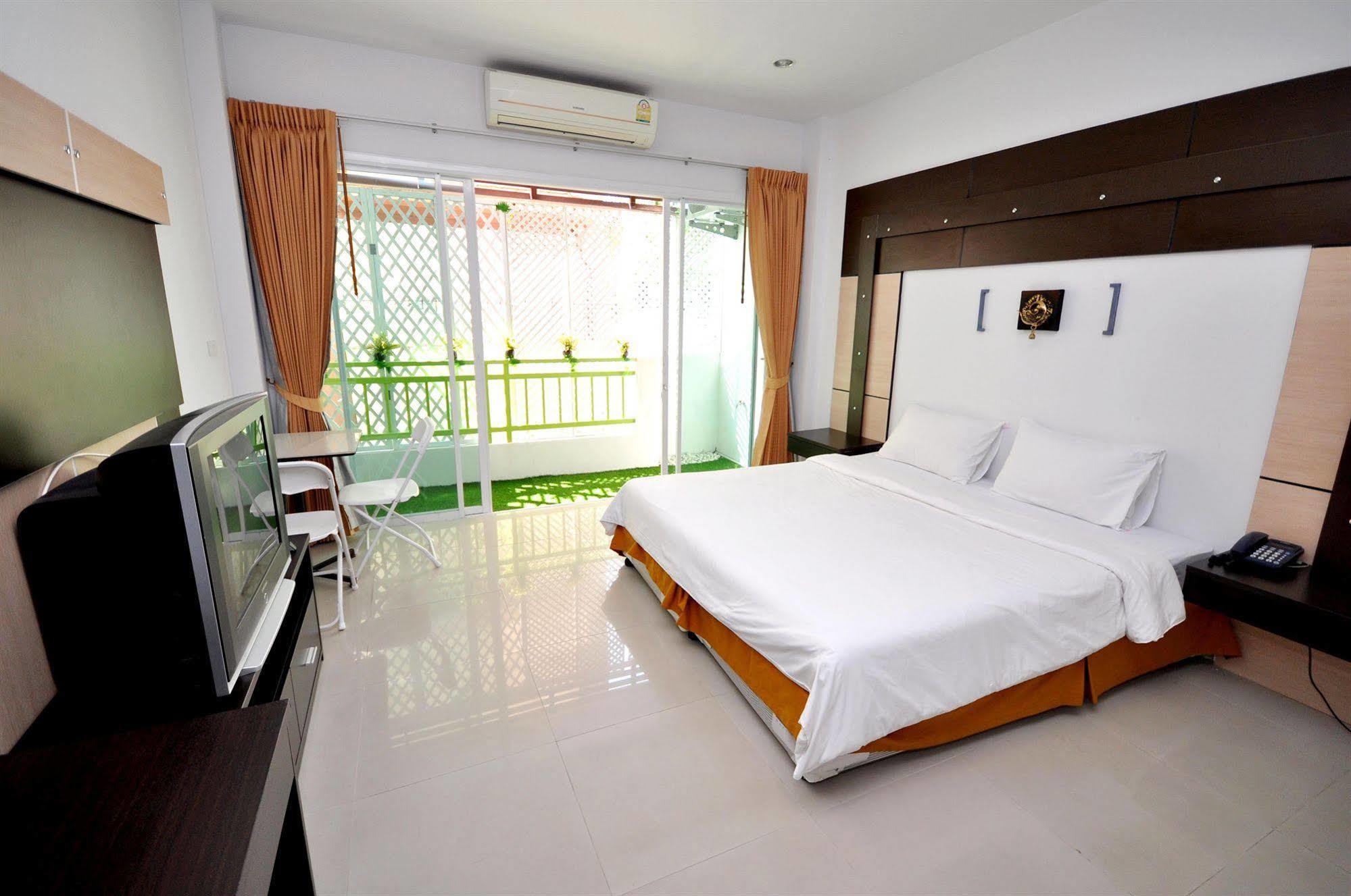 Oyo 792 Omsaga Phuket Hotel Eksteriør billede