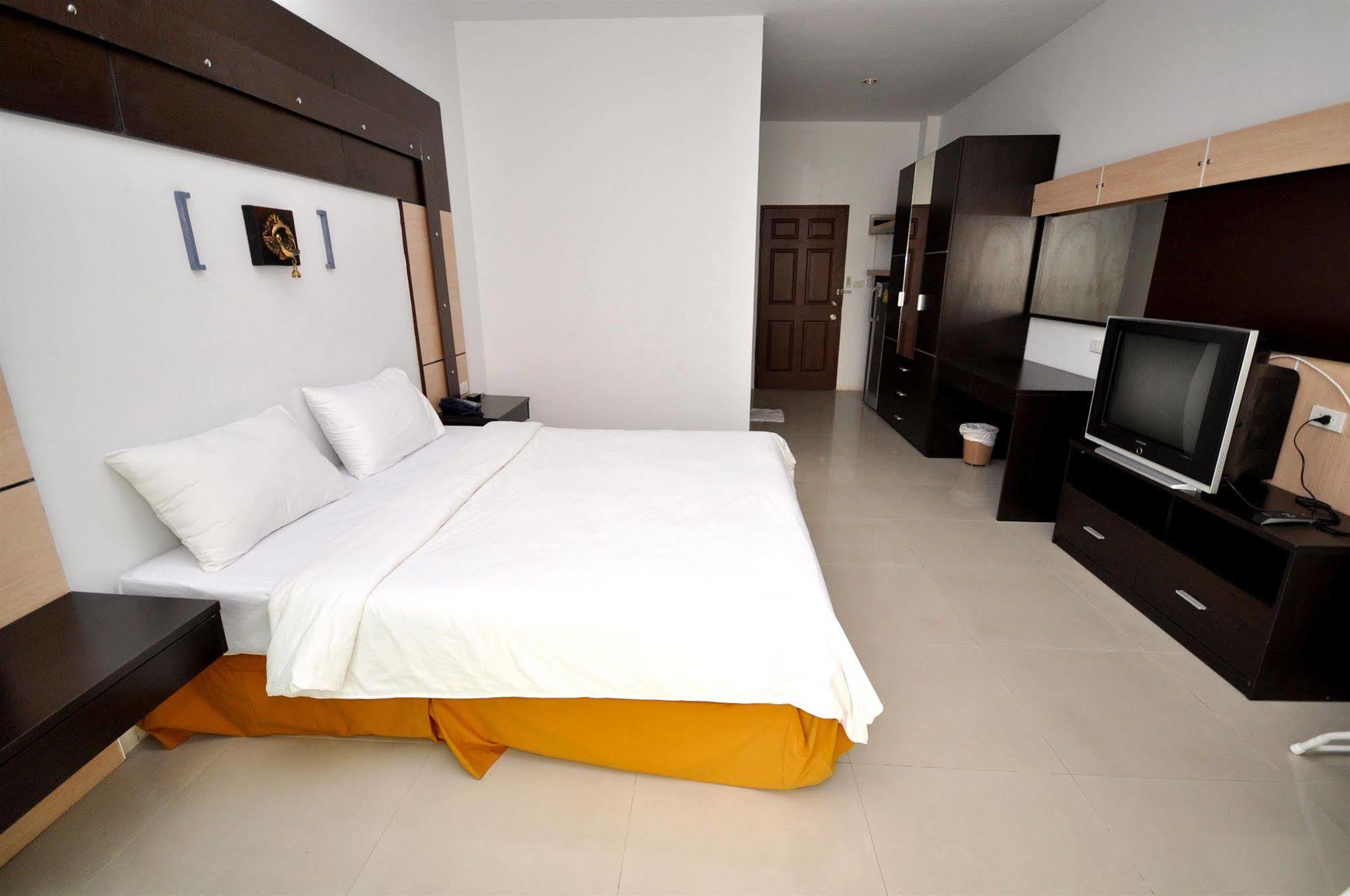 Oyo 792 Omsaga Phuket Hotel Eksteriør billede